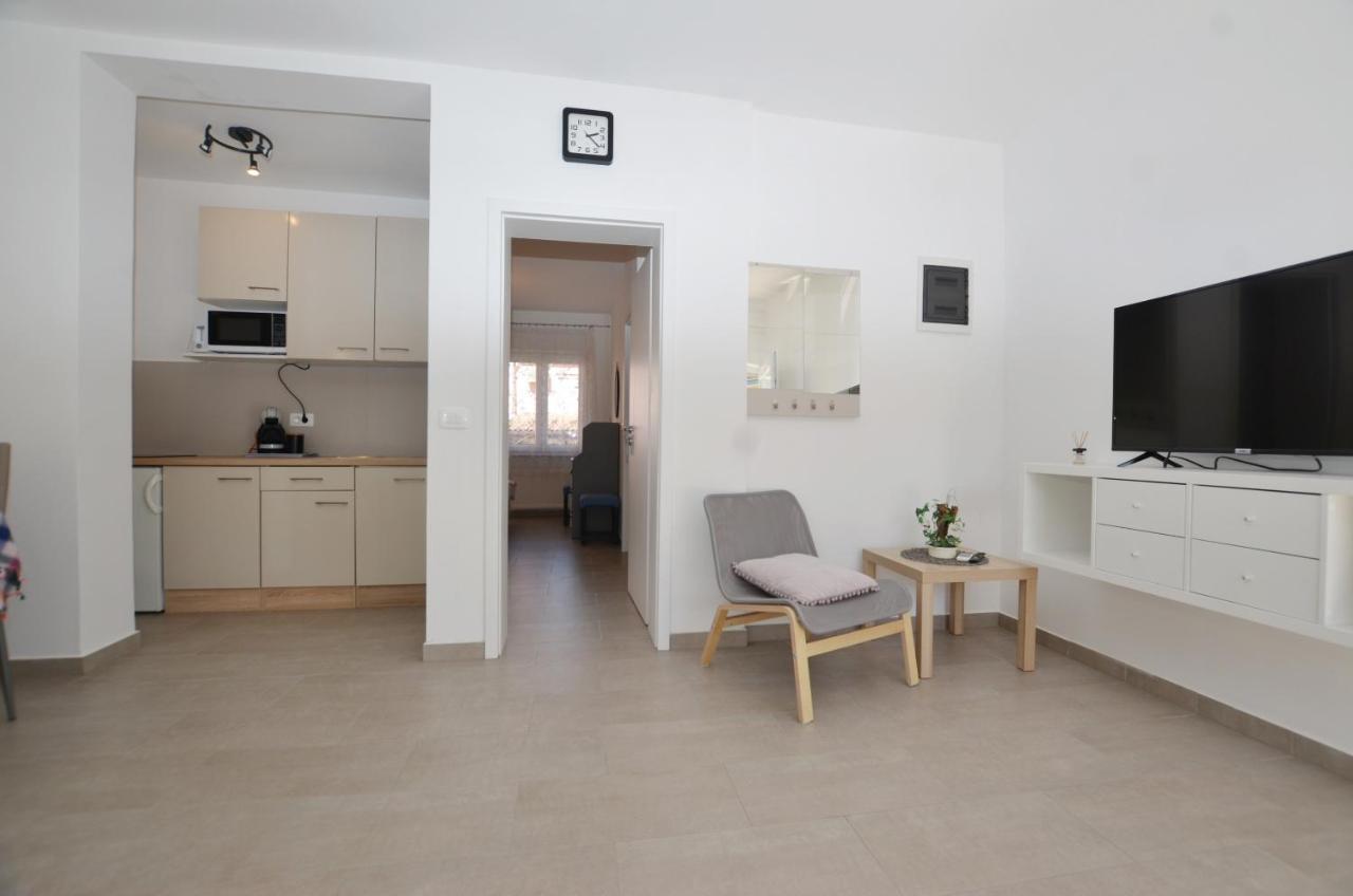 M&N Apartment 罗维尼 外观 照片