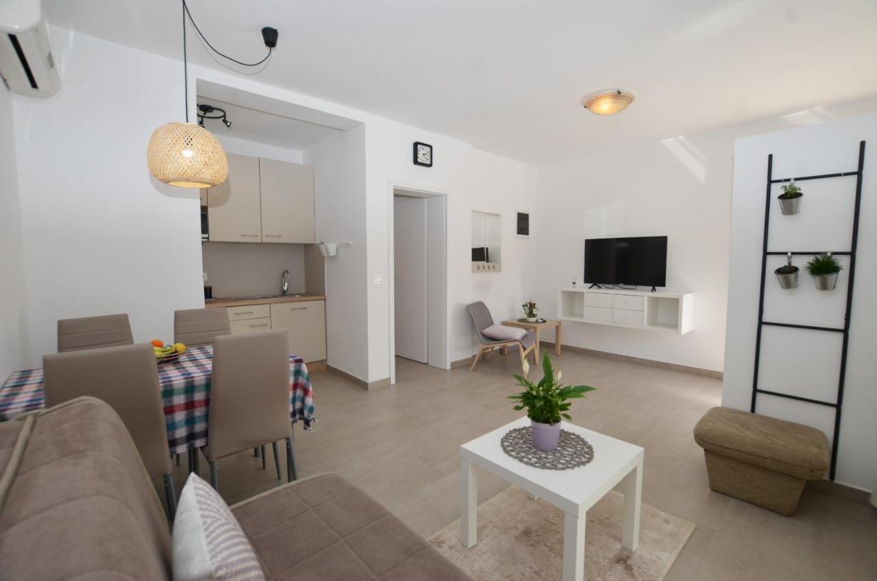 M&N Apartment 罗维尼 外观 照片
