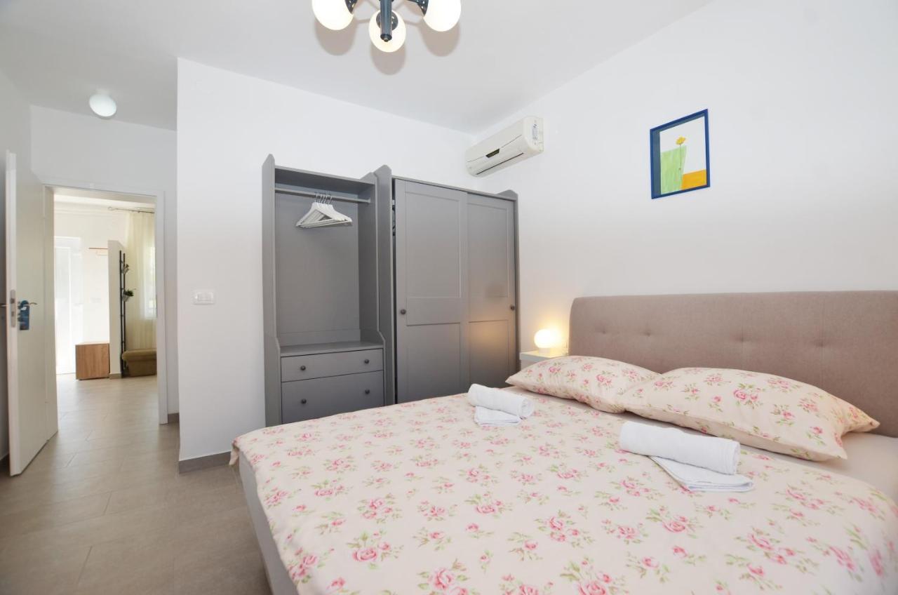 M&N Apartment 罗维尼 外观 照片